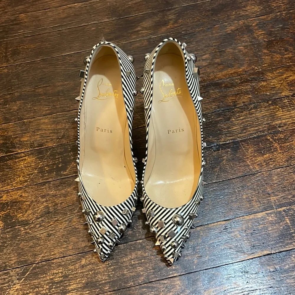 Heels - Picture 1 of 3